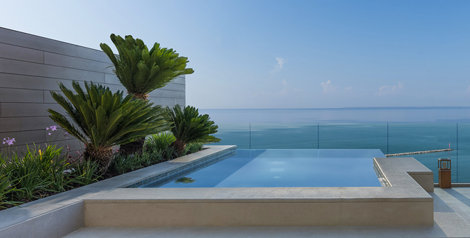 Куда уехать в короткий отпуск? На Кипр