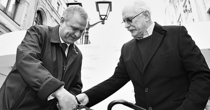 Открытие фотовыставки \"Легенды кино\" на Кузнецком Мосту