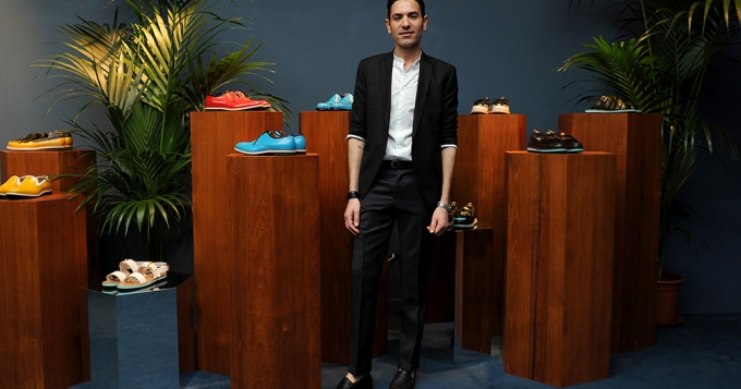 Конгломерат Kering продает Sergio Rossi