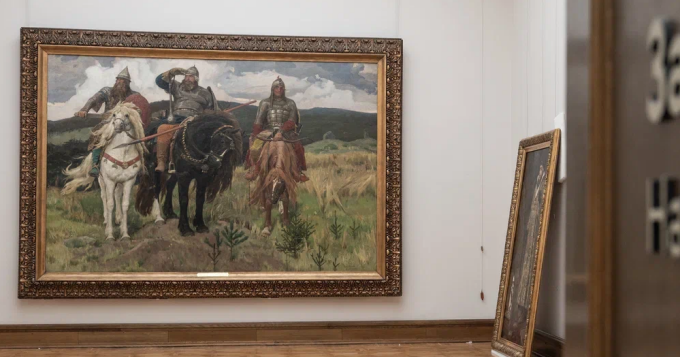 «Богатыри» Васнецова вернулись на историческое место в Третьяковке