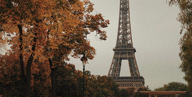 Эйфелева башня стала самой фотогеничной достопримечательностью по мнению россиян