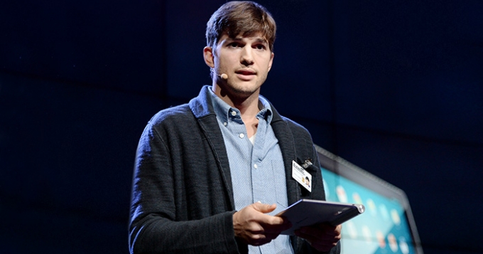 Эштон Катчер устроился работать в Lenovo