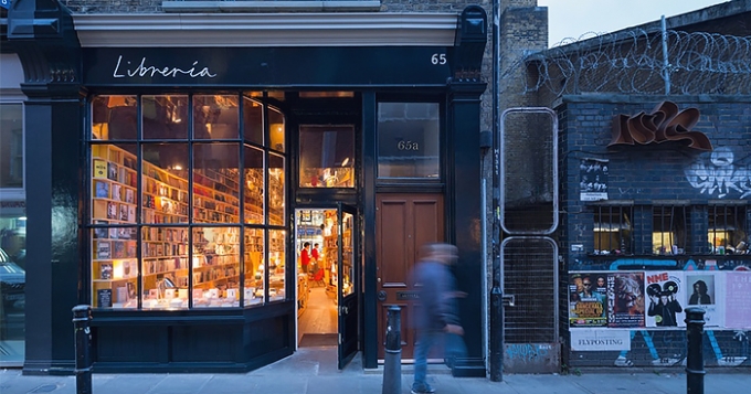 В Лондоне появится концептуальный книжный магазин с баром и запретом на смартфоны