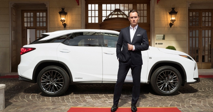Презентация Lexus RX: спектакль, в котором только главные роли