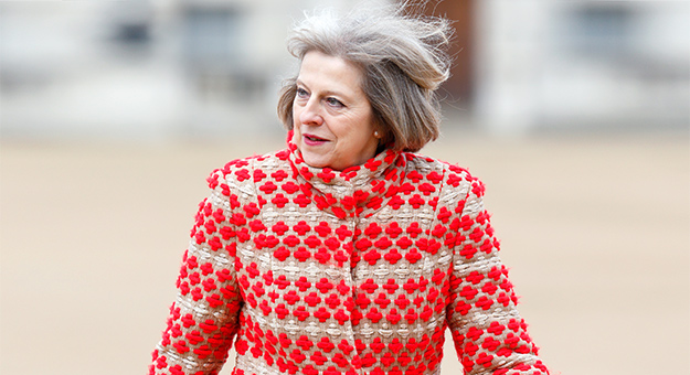 Премьер в золотых штанах: как политика Терезы Мэй повлияет на британскую моду