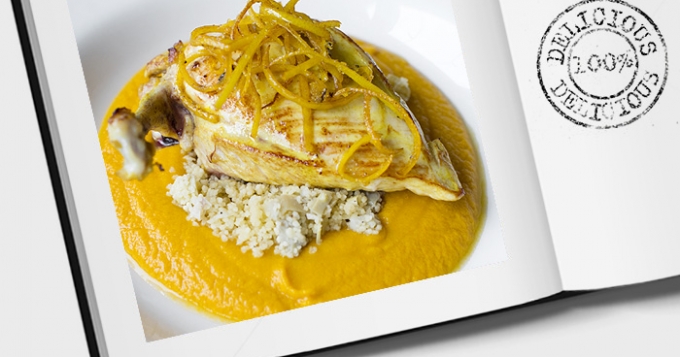 Блюдо недели: лимонный цыпленок с кускусом, артишоками, тыквой и хурмой от Дениса Калмыша