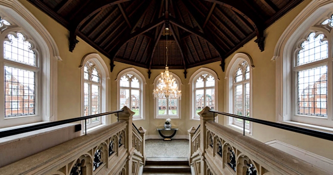 И тайная комната: зал школы Хогвартс выставлен на продажу