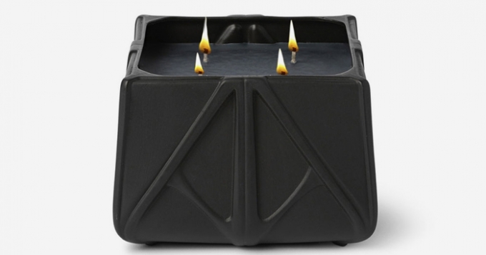 Хеллоуин близко: Заха Хадид разработала дизайн свечи