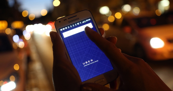 Во Франции отключили сервис заказа такси UberPOP