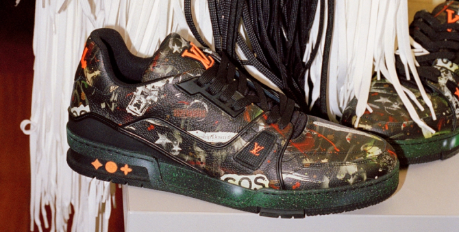 Louis Vuitton пригласил художников переосмыслить кроссовки LV Trainer