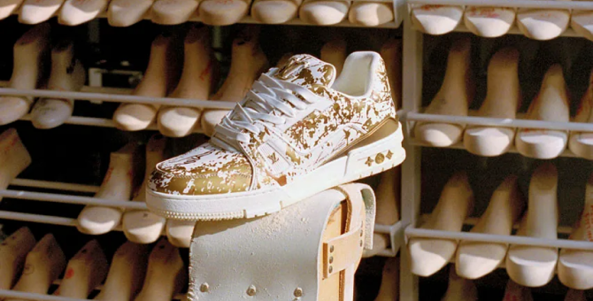 Louis Vuitton открыл в Милане выставку, посвященную кроссовкам