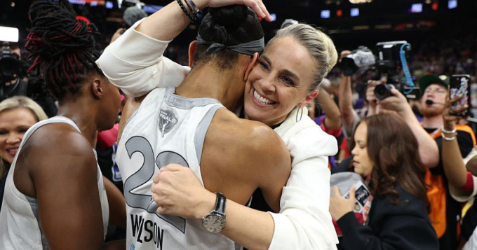 Чемпионка WNBA Бекки Хэммон снимет документальный фильм о своей жизни