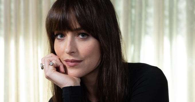 В дебютном фильме Дакоты Джонсон сыграет Charli XCX