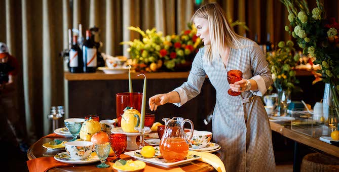 В ресторане Maritozzo прошел мастеркласс от «Дома Фарфора» и флористической студии Amnesia