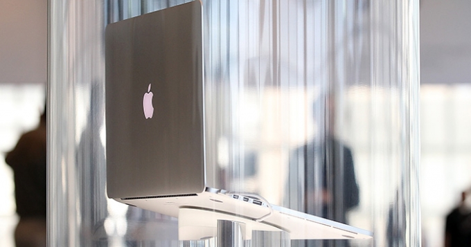 Apple выпустит MacBook с сенсорной клавиатурой