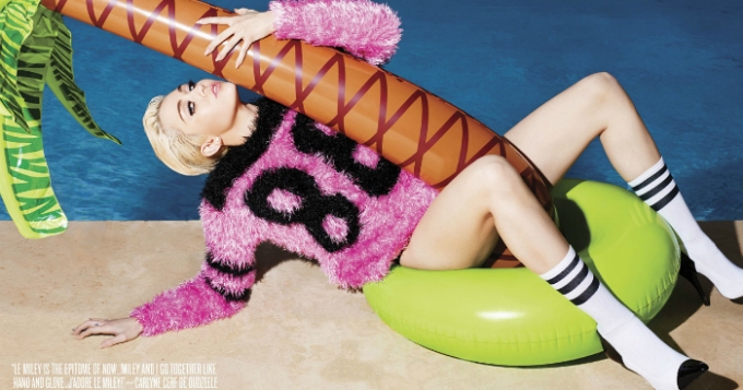 Карл Лагерфельд снял Майли Сайрус для V Magazine