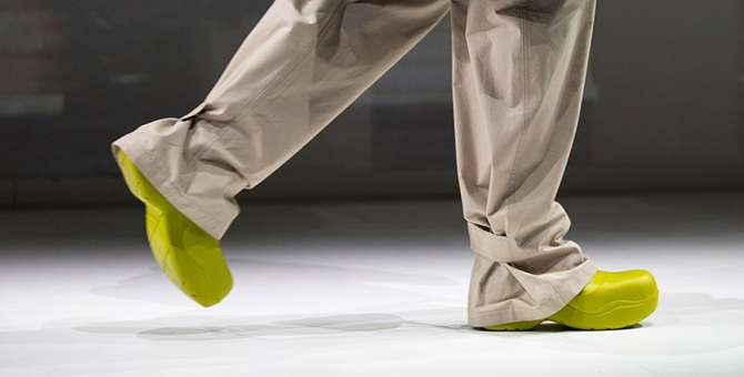 Тенденции обуви сезона осень-зима 2020: ботинки-леденцы и «лягушки»