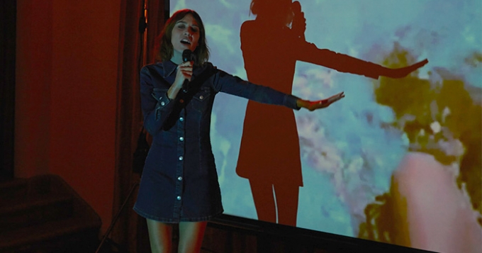 Алекса Чанг спела под караоке в коротком фильме Джии Копполы