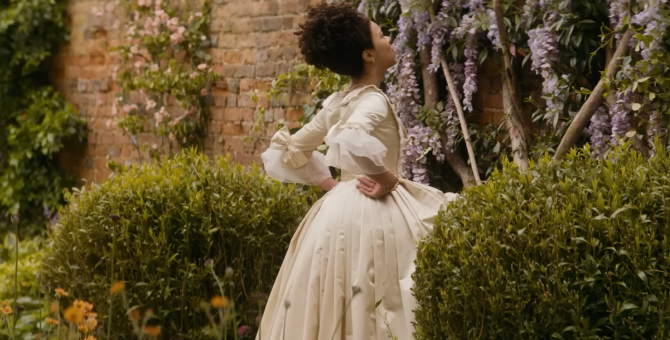 Вышел отрывок из приквела «Бриджертонов» о молодой королеве Шарлотте