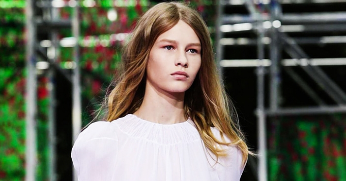 Знакомьтесь: новая муза Рафа Симонса юная модель София Мечетнер