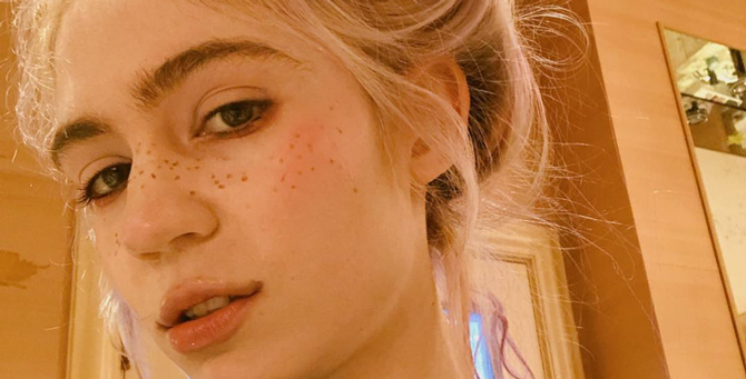 Grimes планирует отправить в тур свою голограмму