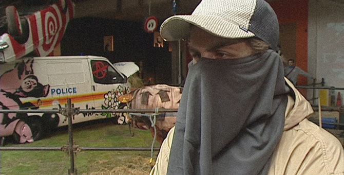 Журналисты нашли видео, на котором, предположительно, запечатлен Бэнкси