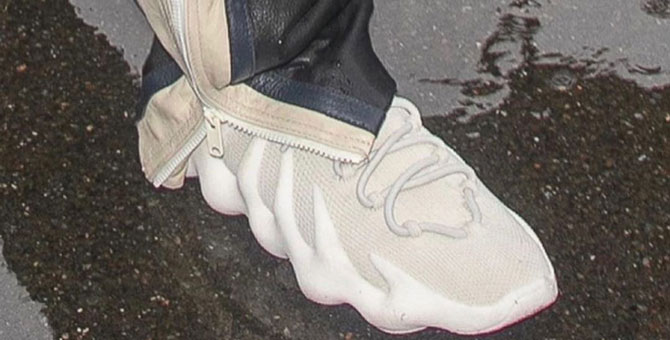 Канье Уэст показал кроссовки Yeezy 451 в Париже