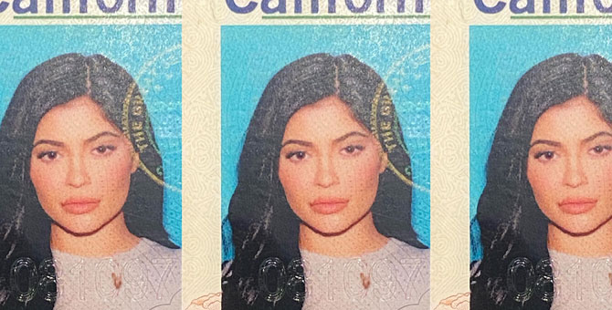 Кайли Дженнер показала фотографию из водительского удостоверения