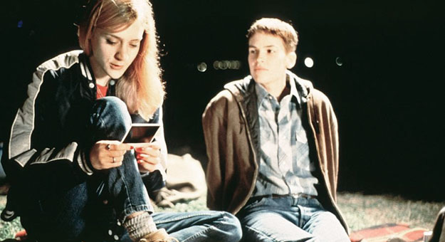 Хлои Севиньи рассказала, почему на ее героинях мало косметики