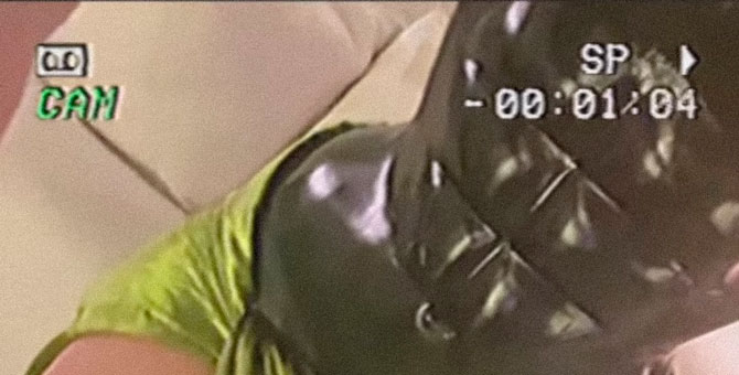 Ким Кардашьян надела платье с «кубиками» на Рождество