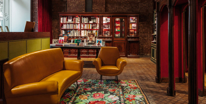 Как выглядит книжный магазин Gucci в Нью-Йорке