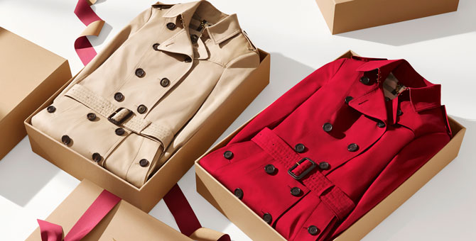 Burberry начал шить медицинские халаты и маски