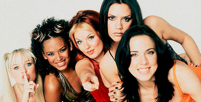 Виктория Бекхэм делает мемы из эпохи Spice Girls для рекламы своего бьюти-бренда