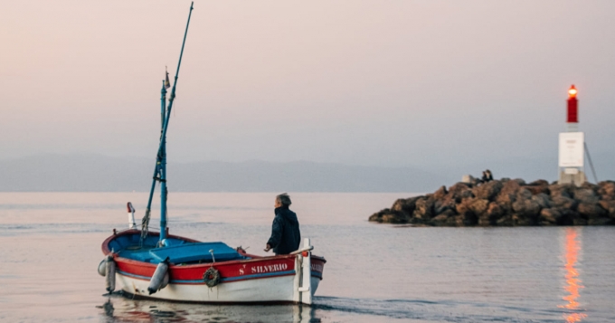 Возможно, вы не знали, но Chanel делает вино — свежее и энергичное