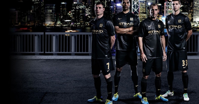 Новая форма футбольного клуба Manchester City