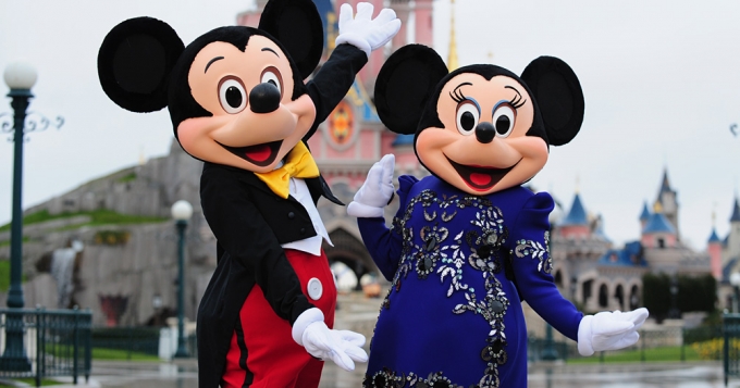 Парижский Диснейленд покажет коллекцию платьев из сказок