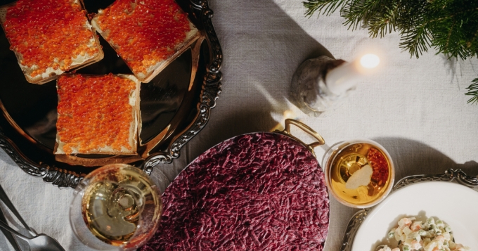 Бранчи, десерты и спешелы: 12 предложений московских ресторанов, чтобы продлить праздник