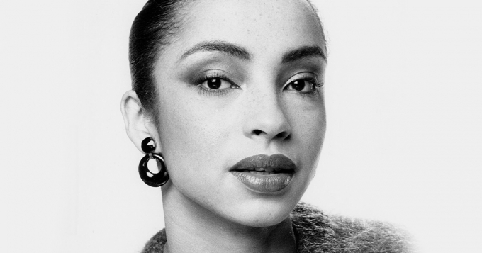 Гипнотическая нежность и безграничная женственность: за что мы любим Sade