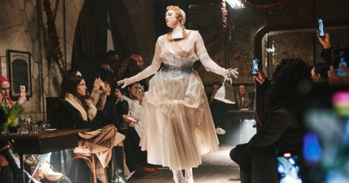 Maison Margiela выставит кутюрную коллекцию весна-лето 2024 на Неделе моды в Париже