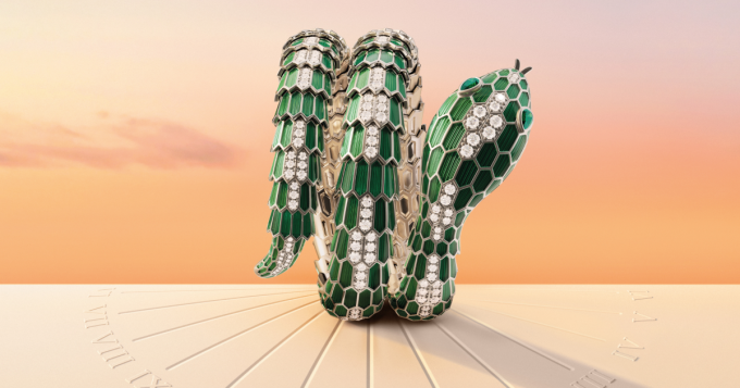 Татуировки на часах, звезды и сапфировые змеи: что показали на LVMH Watch Week 2022