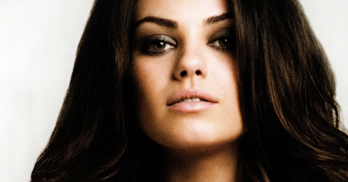 Мила Кунис сказала \"ДА\" солдату 