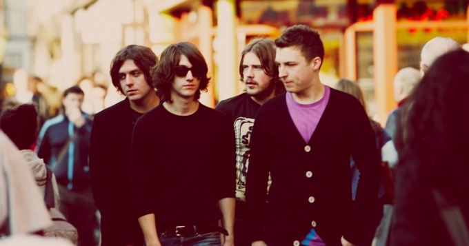 Трек дня: Arctic Monkeys — R U Mine? 
