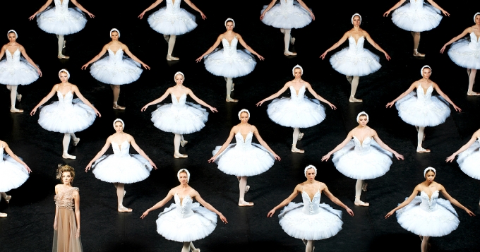 Выставка Dance in Vogue в Санкт-Петербурге