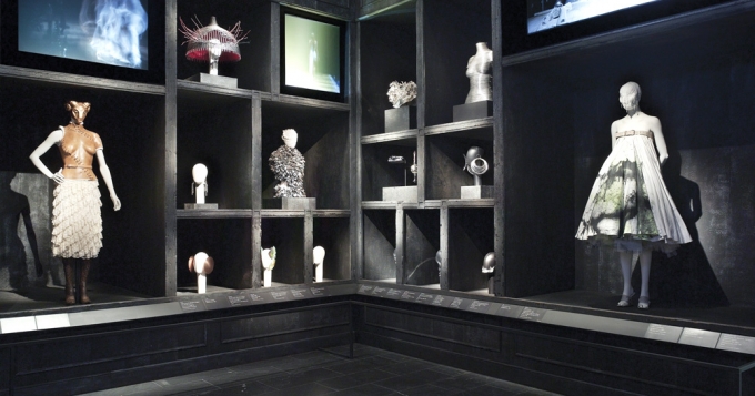 Savage Beauty Александра Маккуина переезжает