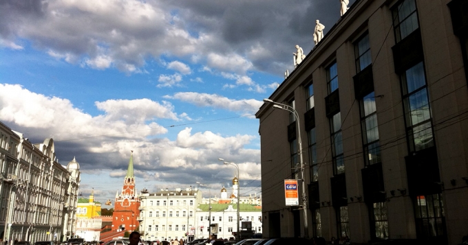 Книжный магазин напротив Кремля