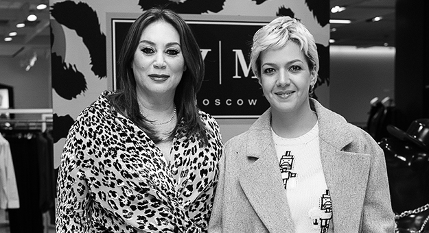 Виктория Шелягова и Ксения Чилингарова на благотворительном аукционе в ЦУМе