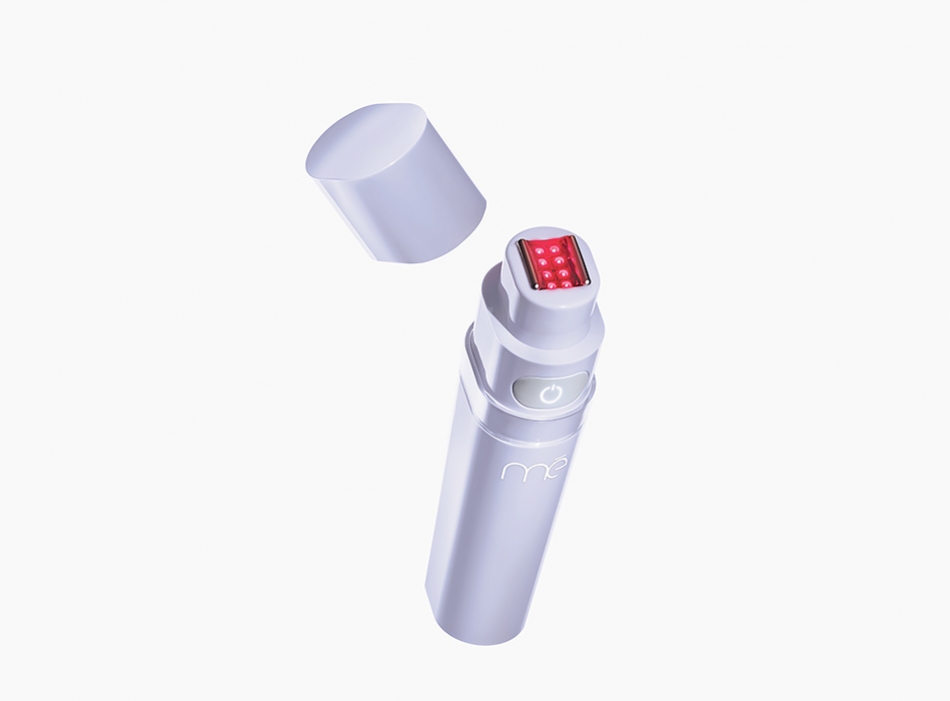 Me Bright Eye Illuminating Device от Me Power<p id="" style="text-align: center;">Среди продукции марки&nbsp;<span id="">Me Power есть н</span>ебольшой гаджет для борьбы с темными кругами и синяками под глазами. Устройство совмещает в себе инфракрасные лучи с радиоволнами: первые работают на стимуляцию выработки коллагена, а вторые &mdash; на осветление. Использовать девайс нужно ежедневно по пять-десять минут с закрытыми глазами.&nbsp;</p>
<p style="text-align: center;" id="">Me Bright Eye Illuminating Device от Me Power, 7 362 руб.&nbsp;</p>